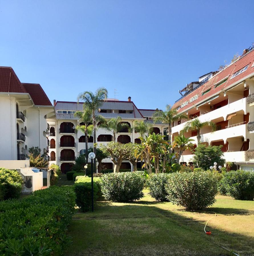 Baia Degli Dei - Living La Nike Apartment จีอาร์ดีนี นักซอส ภายนอก รูปภาพ